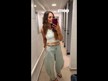  alt="Olivia Wayne"