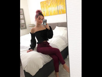  alt="Talia Mar"