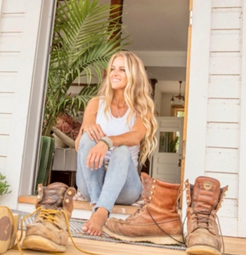 Nicole Curtis