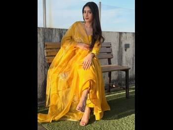  alt="Hiba Nawab"
