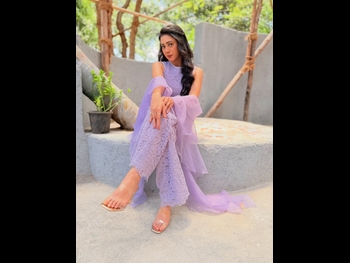  alt="Hiba Nawab"