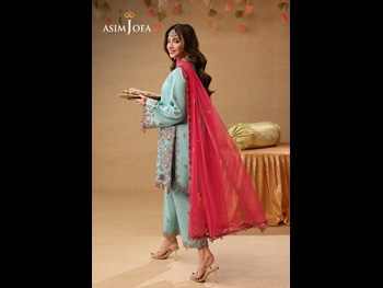  alt="Kinza Hashmi"