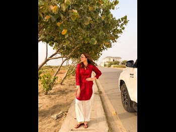  alt="Kinza Hashmi"