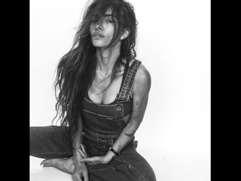  alt="Sarah Shahi"