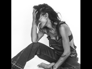  alt="Sarah Shahi"