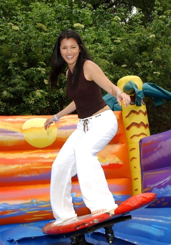 Kelly Hu