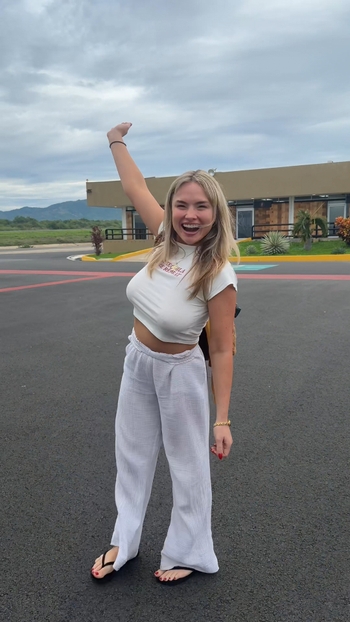 Natalie Alyn Lind