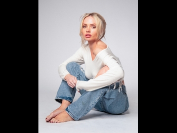  alt="Natalie Alyn Lind"