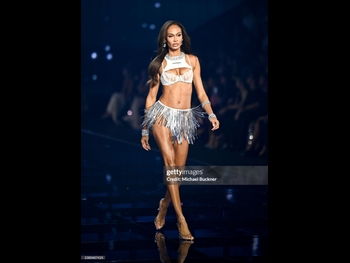  alt="Joan Smalls"