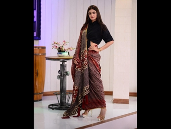 alt="Hira Salman"