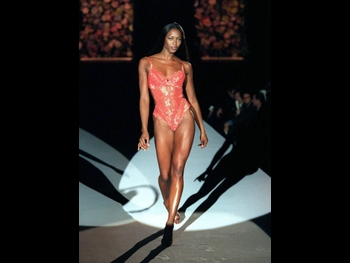  alt="Naomi Campbell (i)"