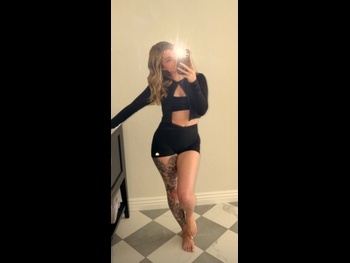  alt="Izzy Palmieri"