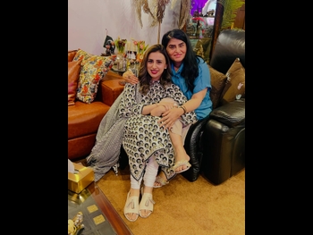  alt="Madiha Naqvi"