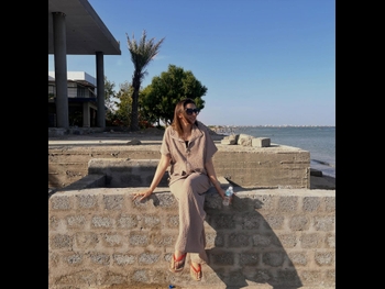  alt="Madiha Naqvi"