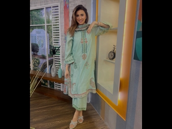  alt="Madiha Naqvi"