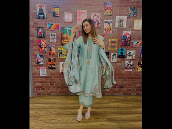 alt="Madiha Naqvi"