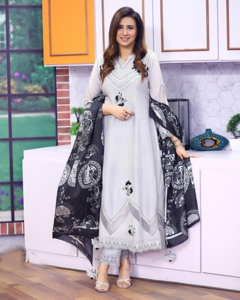 Madiha Naqvi