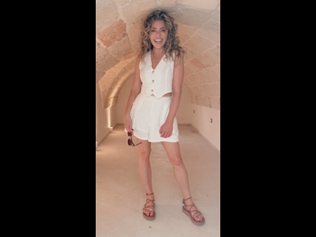  alt="Lauren Sivan"