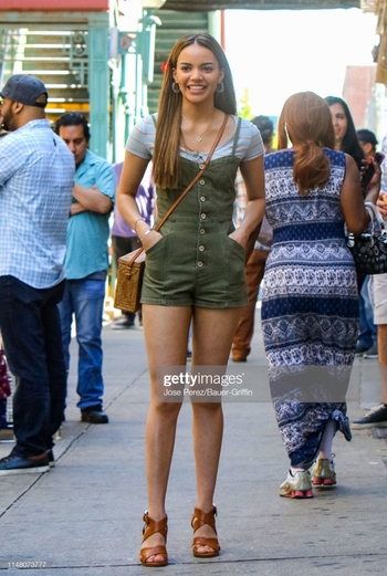 Leslie Grace