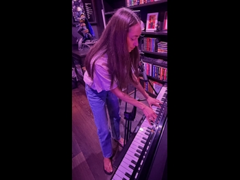  alt="Lauren Strahm"