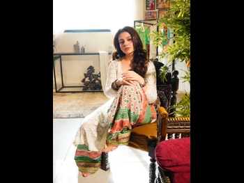  alt="Zara Abbas"