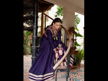  alt="Zara Abbas"