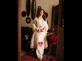  alt="Zara Abbas"