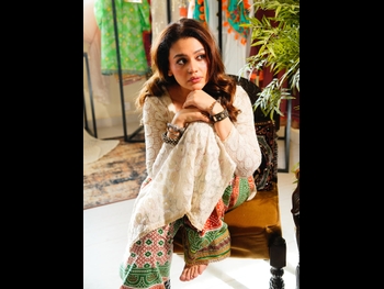  alt="Zara Abbas"