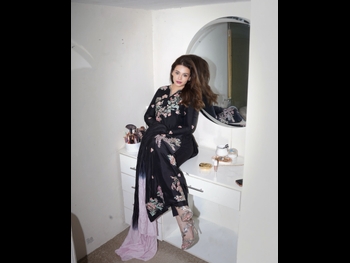  alt="Zara Abbas"