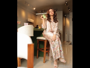  alt="Zara Abbas"