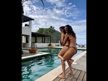  alt="Lorenza Izzo"