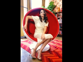  alt="Lorenza Izzo"