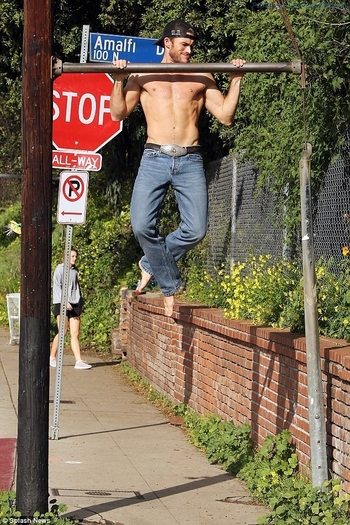 Scott Eastwood