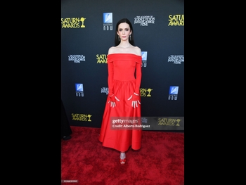  alt="Elizabeth Tulloch"