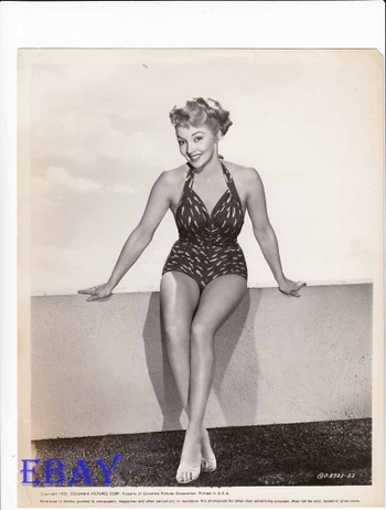 Mari Blanchard