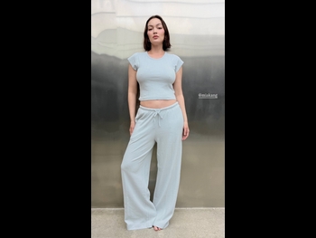  alt="Mia Kang"