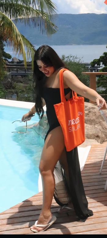 Cinthia Cruz
