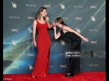  alt="Betty Gilpin"