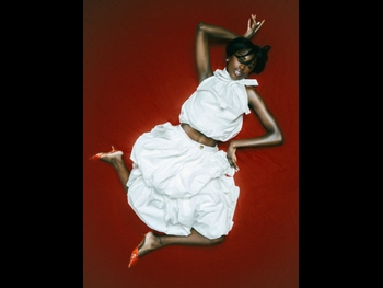  alt="Leomie Anderson"