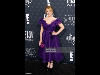  alt="Melissa Rauch"
