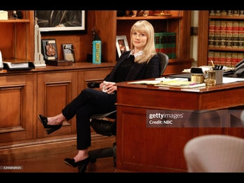  alt="Melissa Rauch"