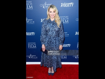  alt="Melissa Rauch"