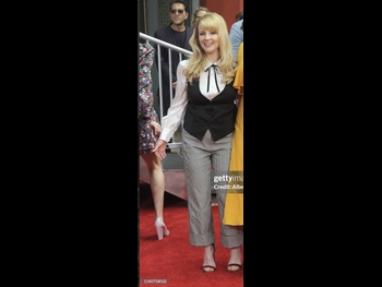  alt="Melissa Rauch"
