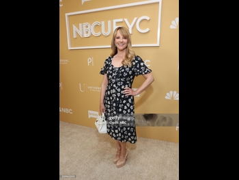  alt="Melissa Rauch"