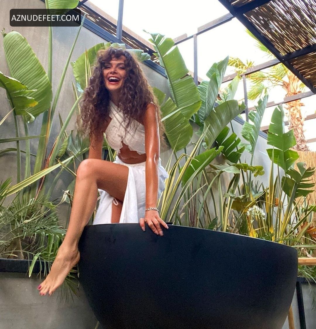 Sinem ünsal çıplak foto