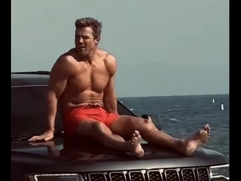  alt="Stephen Amell"