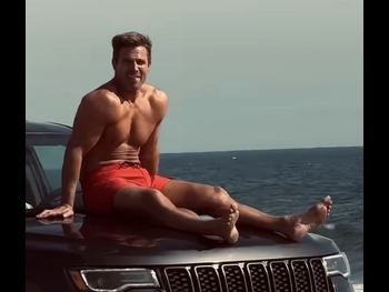  alt="Stephen Amell"