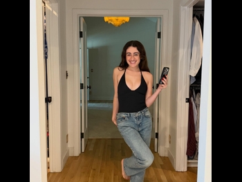  alt="Rachel Sennott"