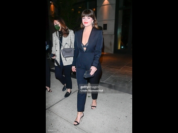  alt="Casey Wilson"