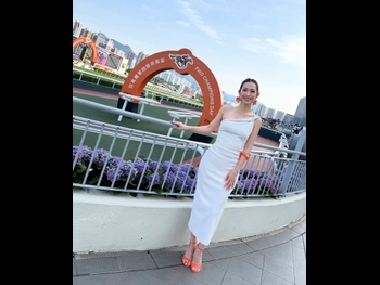 alt="Sarah Song"